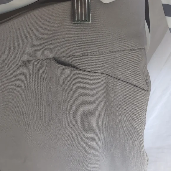 Peck & Peck White and Gray Long Sleeve Tee an Grey WHBM pants - Picture 6 of 10